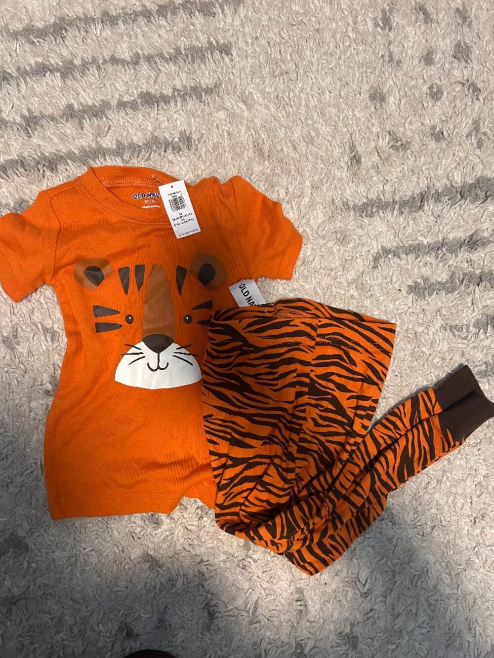 3/$15 🟣 NWT Old Navy toddler pj set, size 3T